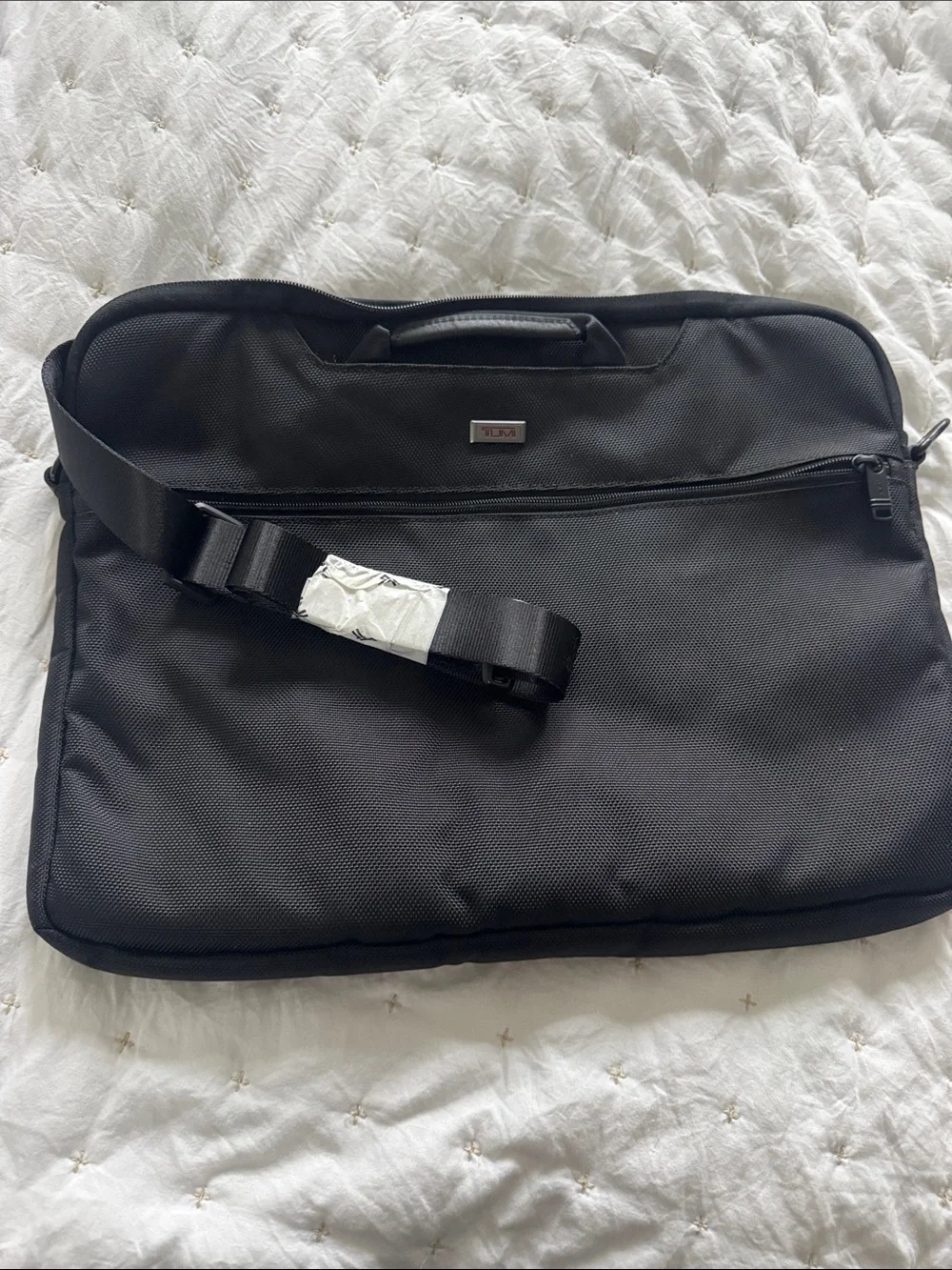 TUMI Black Laptop Briefcase - Sleek Professional Carrying Case